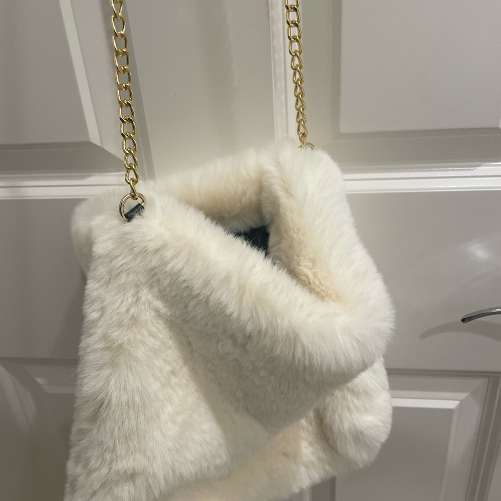 Luxurious Cream Faux Fur Crossbody Bag with Gold Chain